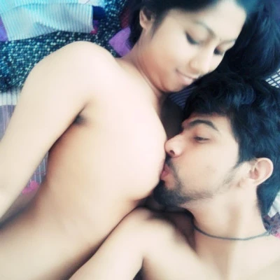 bangladeshi lovers leaked nude and sex pics - image-16