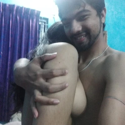 bangladeshi lovers leaked nude and sex pics - image-19