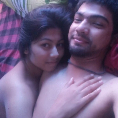 bangladeshi lovers leaked nude and sex pics - image-26