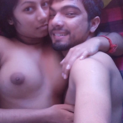 bangladeshi lovers leaked nude and sex pics - image-27