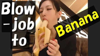 BLOWJOB TO BANANA to put the condom on! Japanese amateur handjob.