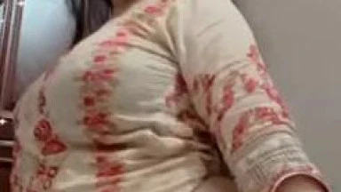 Video thumbnails for 'Beautiful arab muslim woman erotic moves - shake ass and boobs - part 4' depicting arabic, big tits, muslim arabic girl, desi mms, shake ass